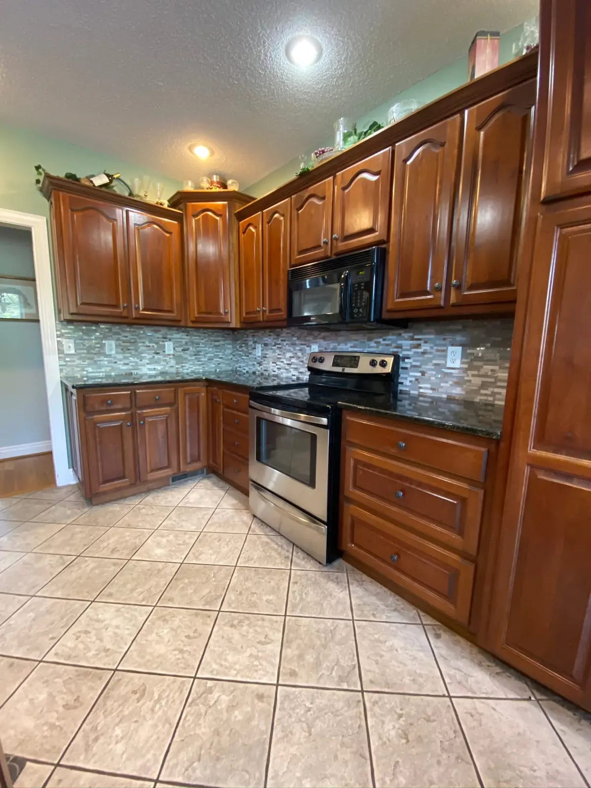Kitchen Stacked-Stone Mosaic Backsplash — finished photo 2