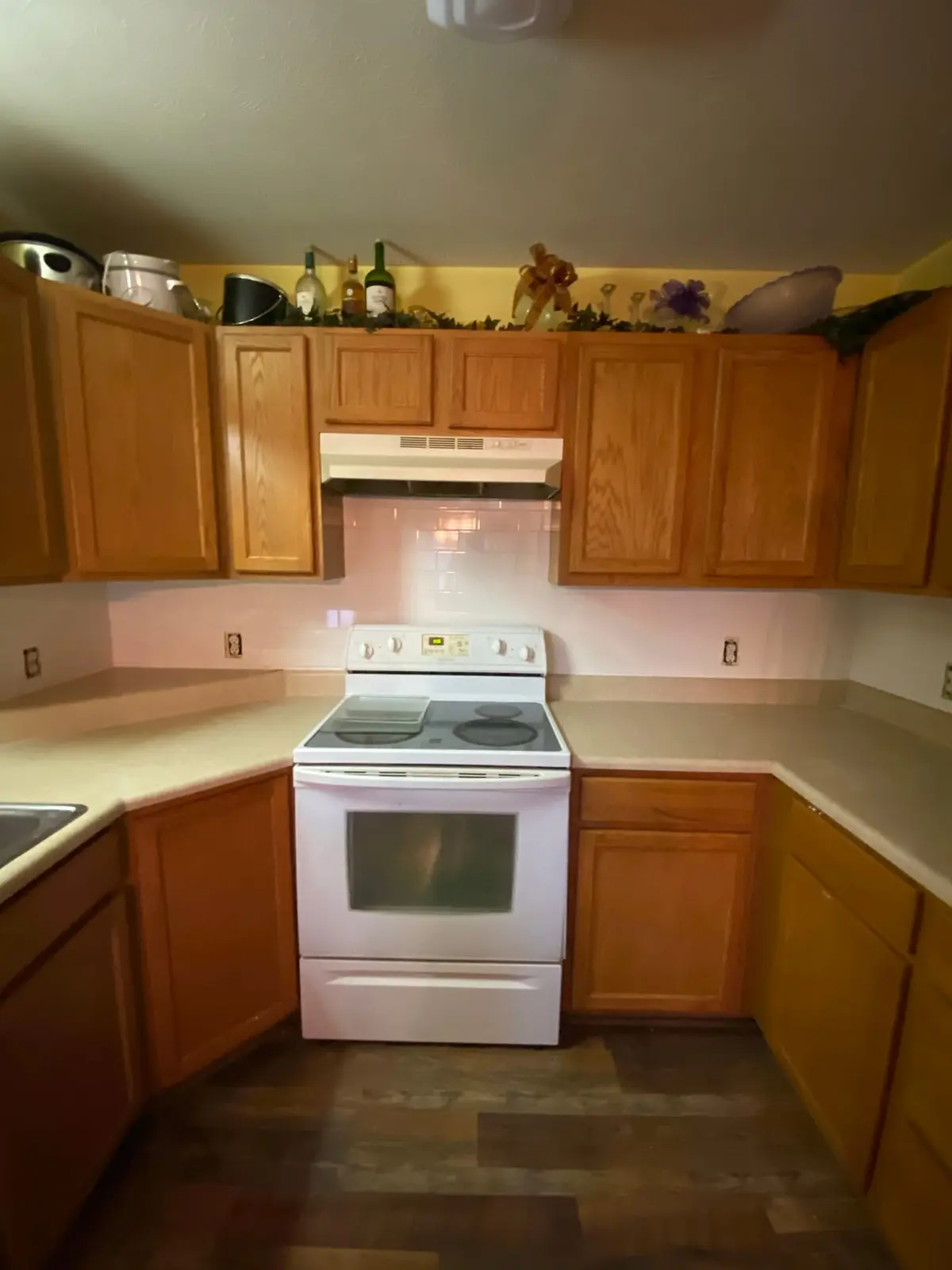 Kitchen Plank Floor and Subway Tile Backsplash
