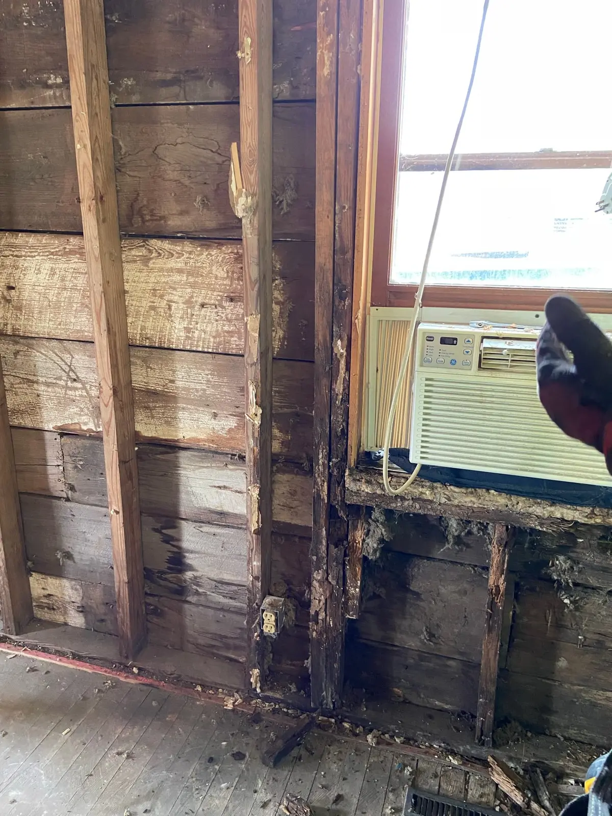 Gutted Ranch House Rebuilt Inside and Out — Demo photo 4