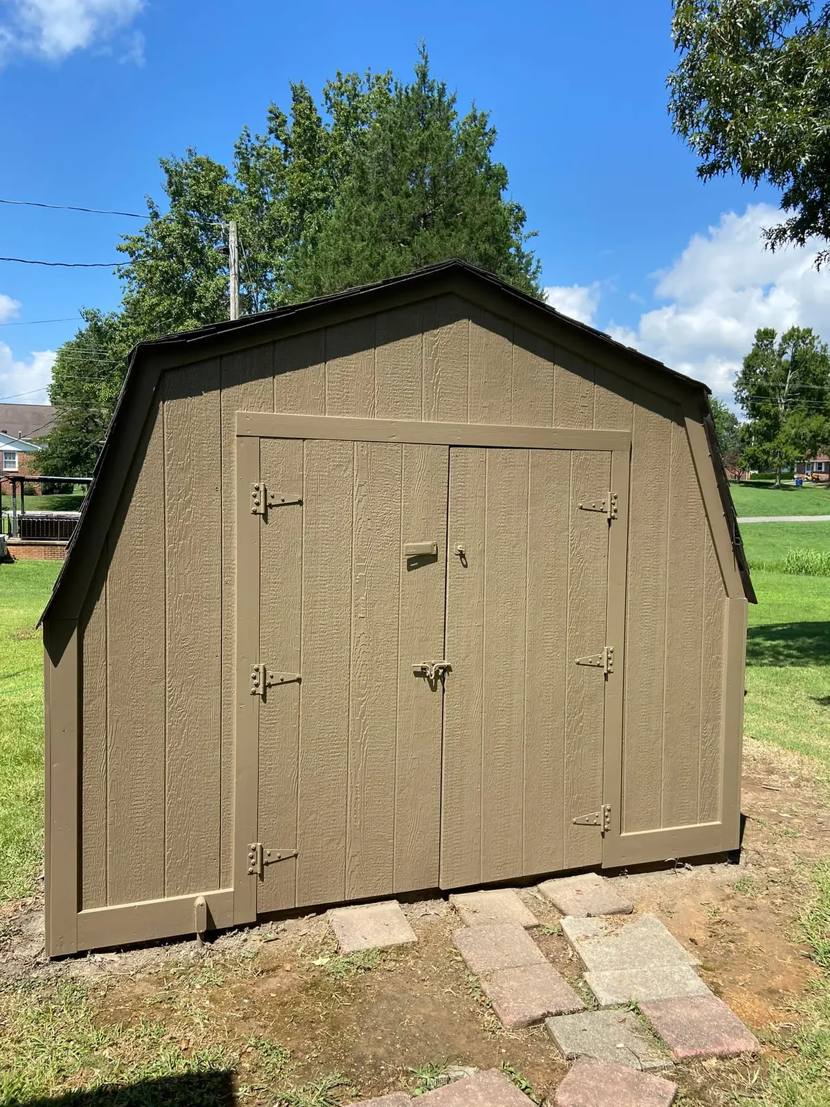 Barn-Style Shed New Trim and Paint