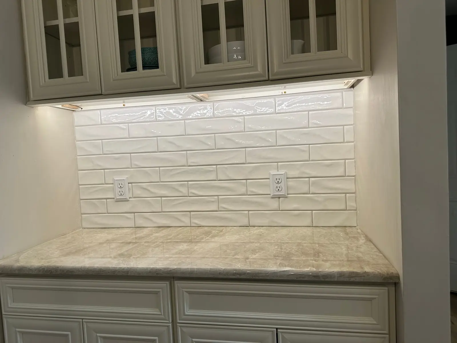 Kitchen Remodel with White Tile & Range Hood — finished photo 6