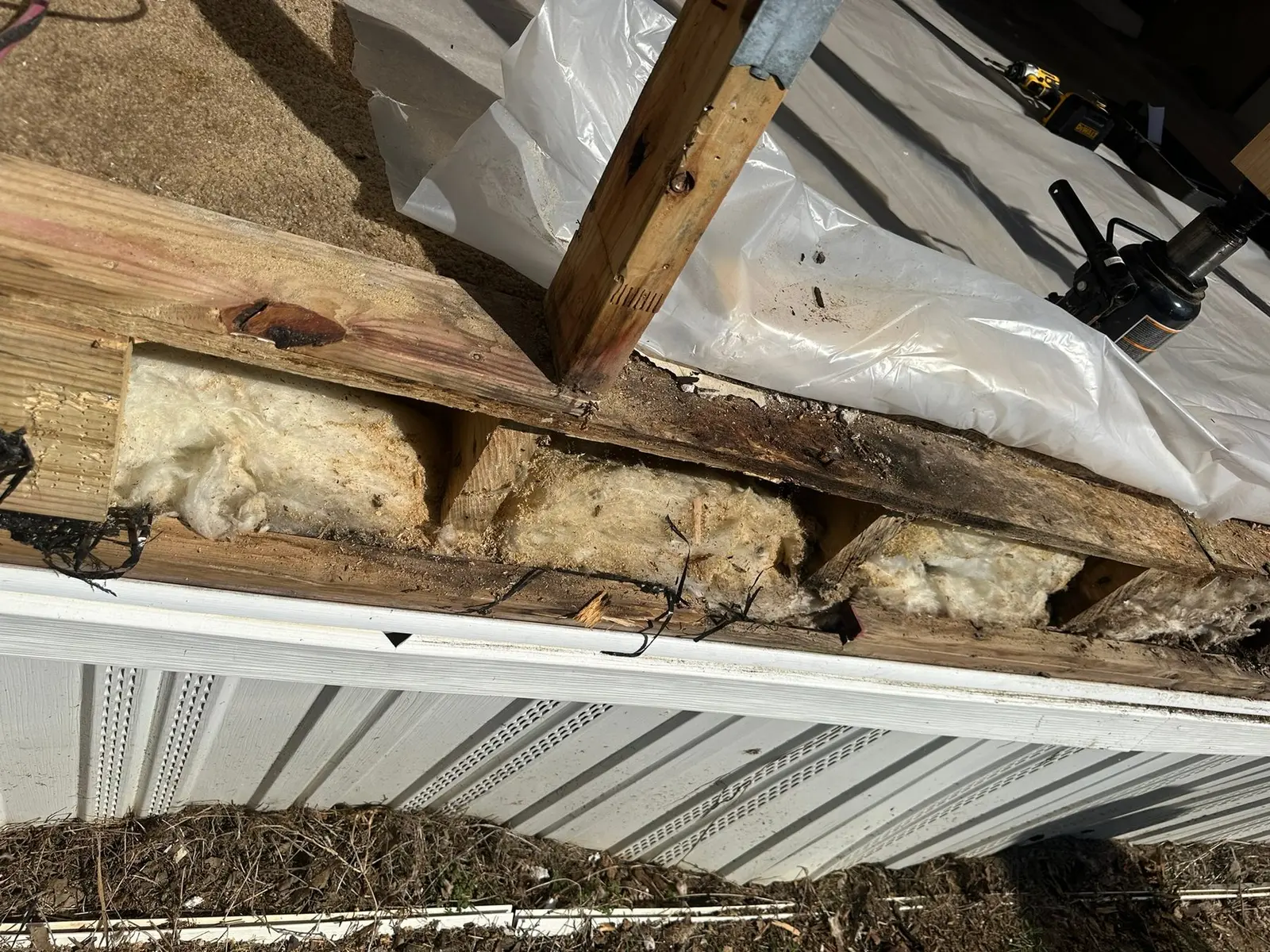 Mobile Home Wall Rebuild — Demo photo 11