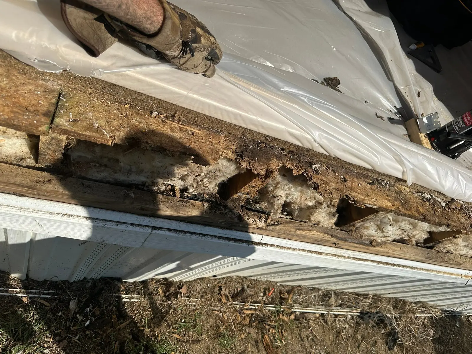 Mobile Home Wall Rebuild — Demo photo 12