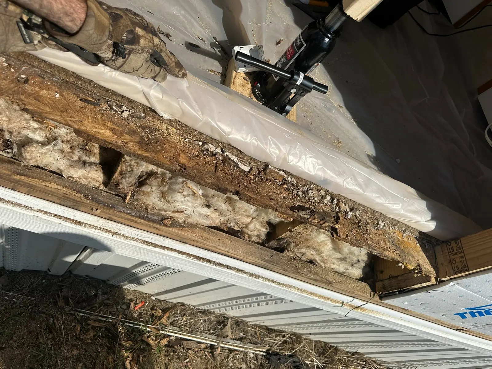 Mobile Home Wall Rebuild — Demo photo 13