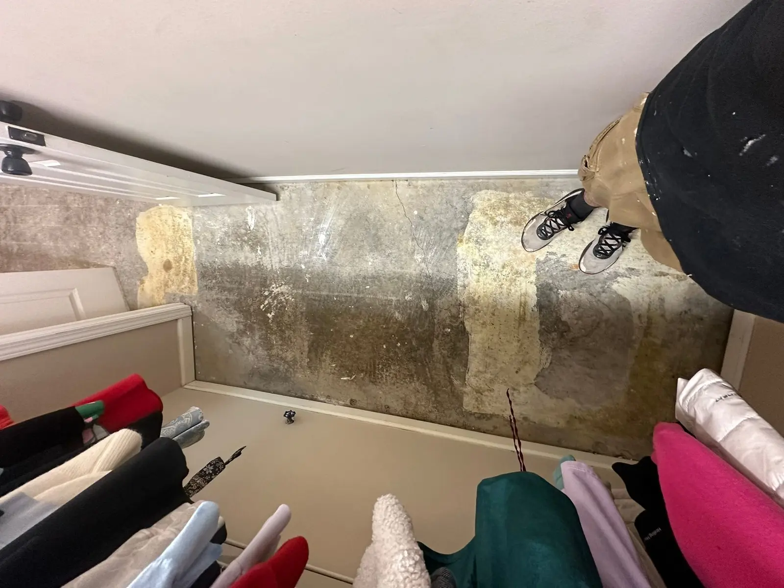 Dark Wood-Look Plank Through Main Living Areas — Demo photo 4
